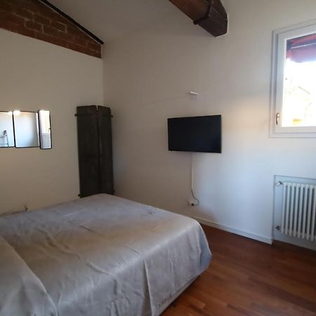 Charme Appartamento Immerso Tra Le Mura Bolognesi Εξωτερικό φωτογραφία