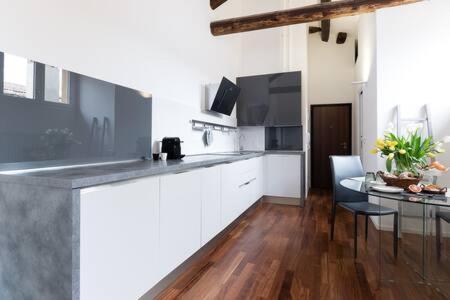 Charme Appartamento Immerso Tra Le Mura Bolognesi Εξωτερικό φωτογραφία